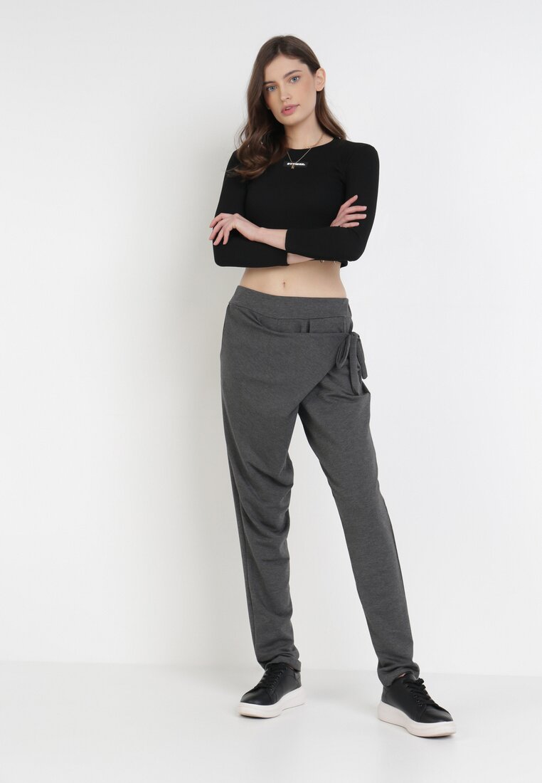 Сірі Штани, Сірий
Сірі Штани, Сірий