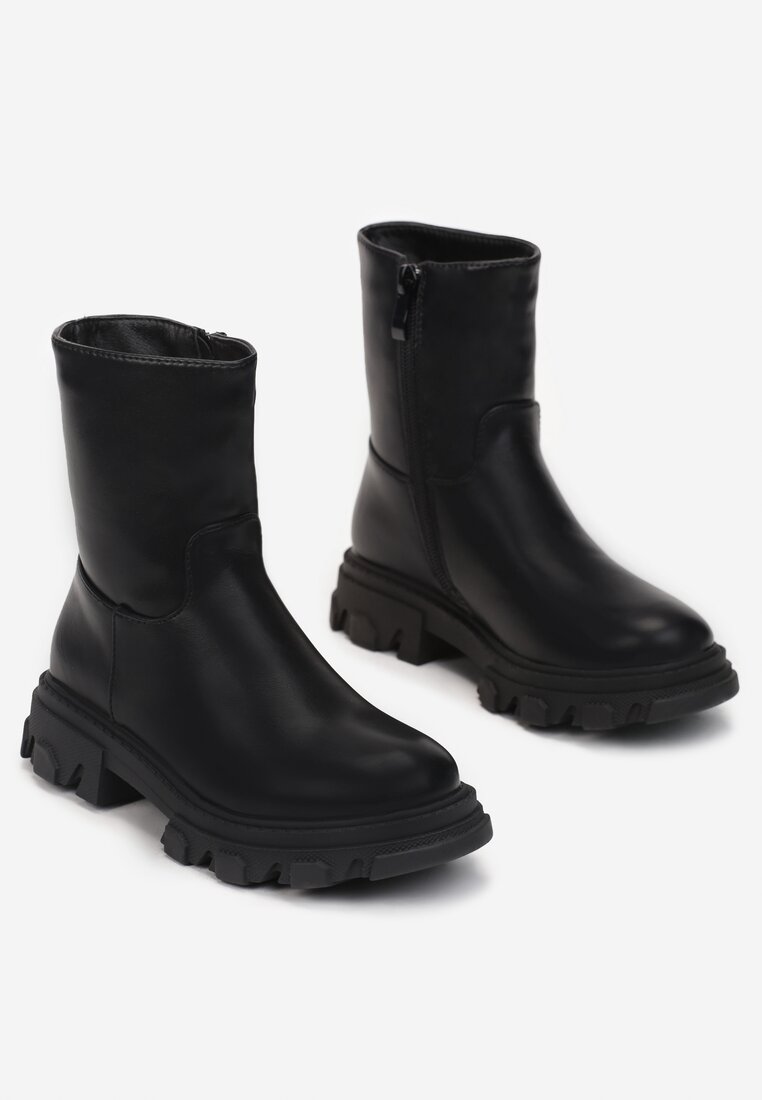 Чорні Черевики, Чорний 
Чорні Черевики, Чорний