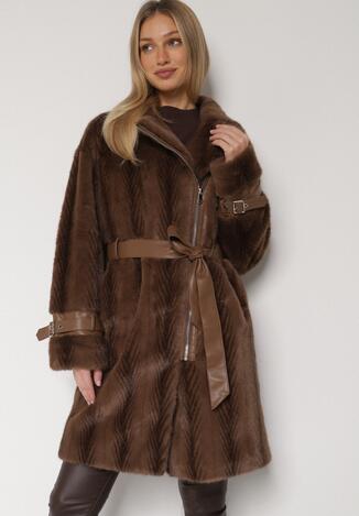 Коричневе Пальто