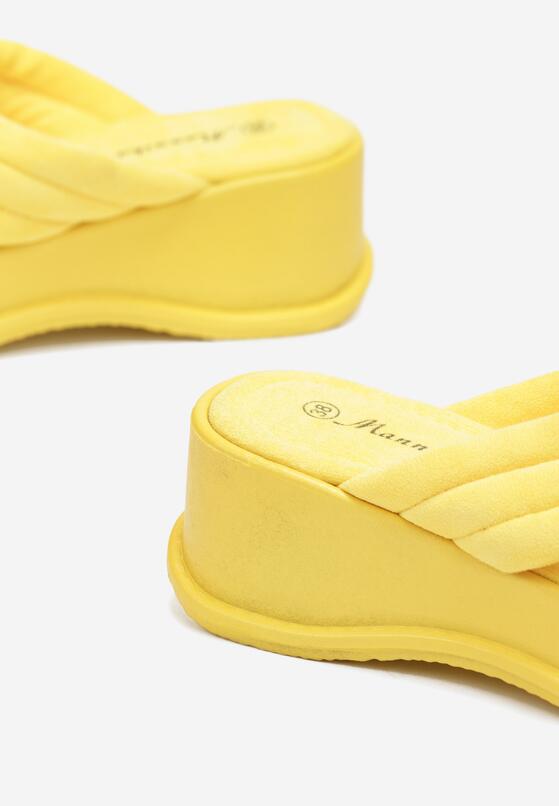 Жовті Шльопанці 5