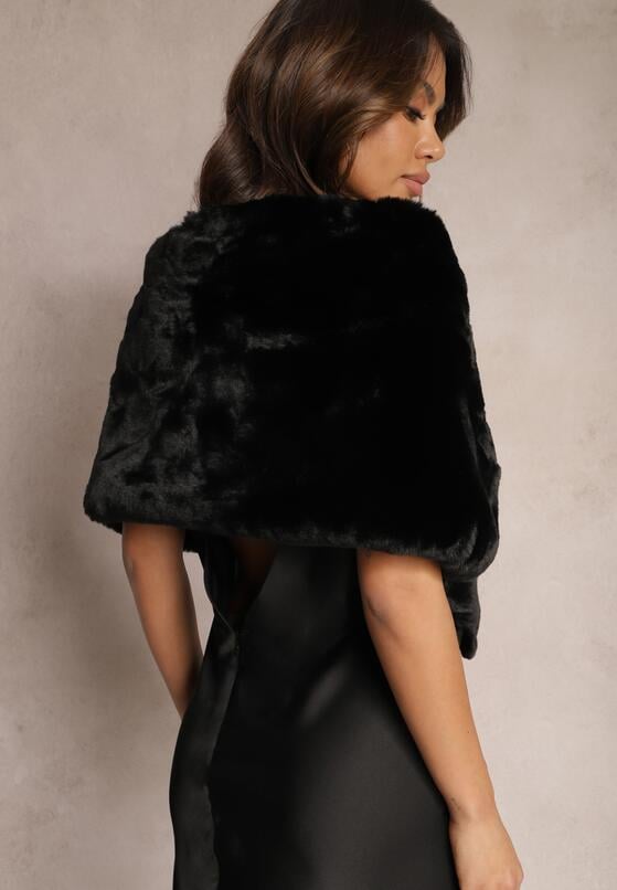 Чорне Пончо 3