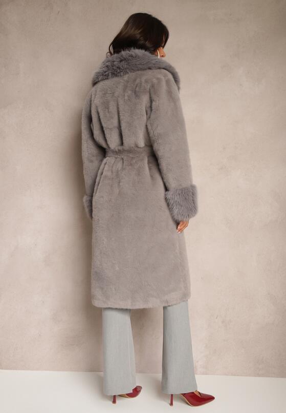 Сіре Пальто 4