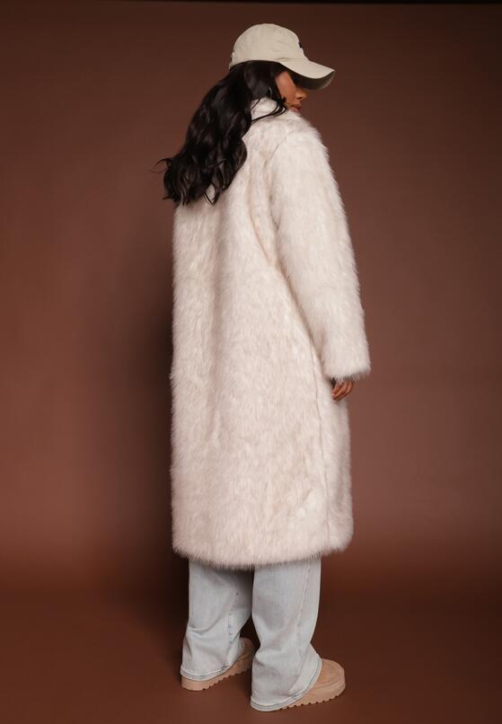 Біле Пальто 3