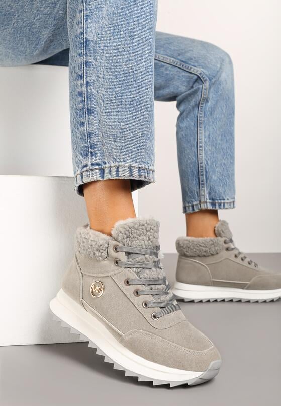 Сірі Снікерси 1