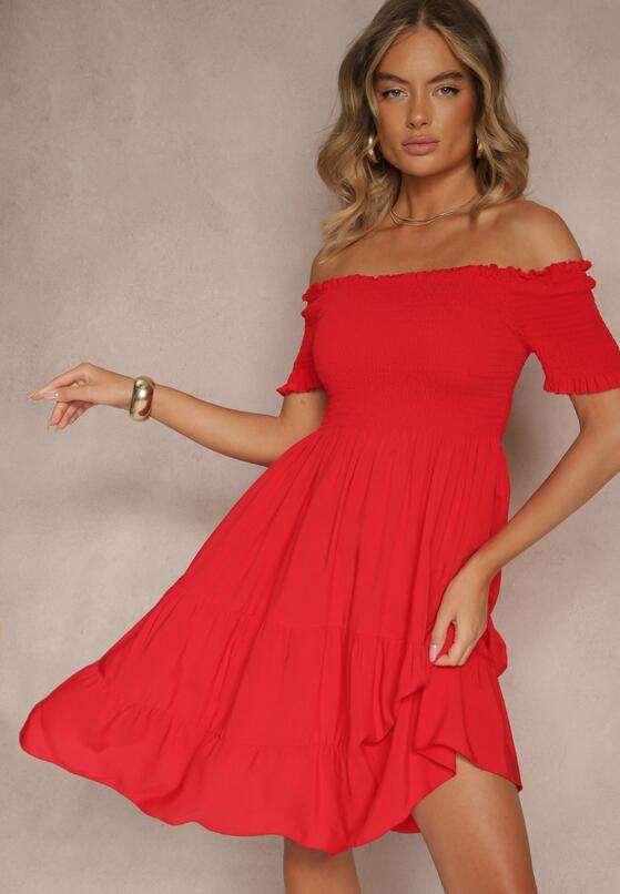 Червона Сукня 1