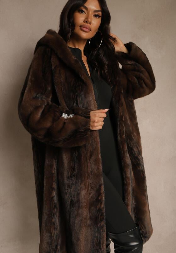 Коричневе Пальто 1