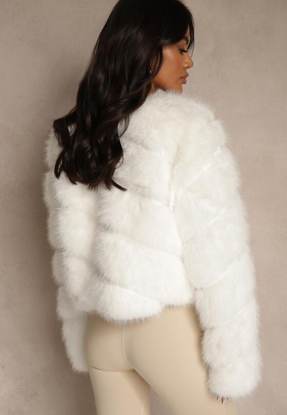 Біла Куртка 3