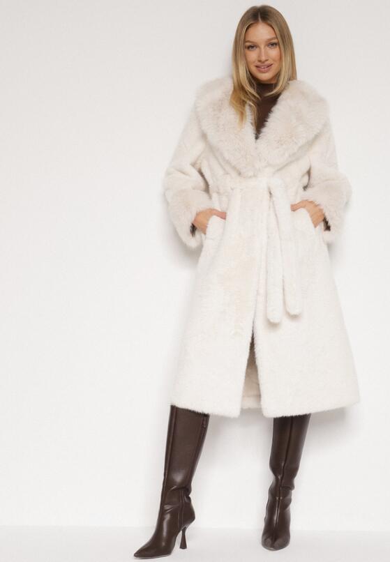 Біле Пальто 1