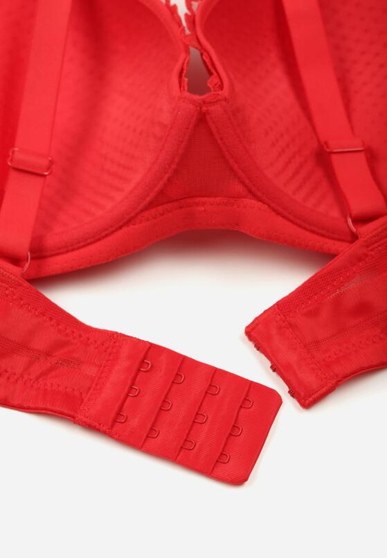 Червоний Бюстгальтер 2