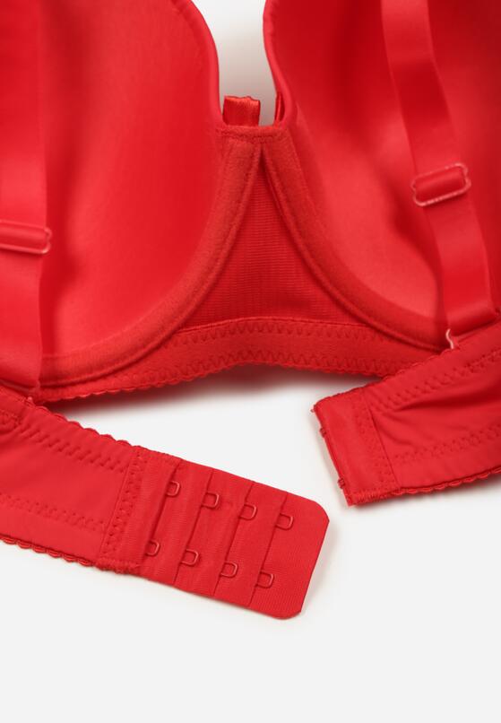 Червоний Бюстгальтер 2