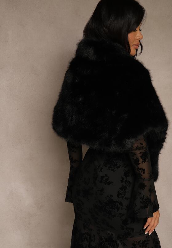 Чорне Пончо 3