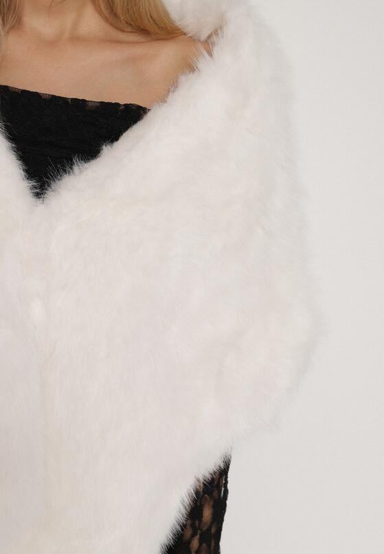 Біле Пончо 5