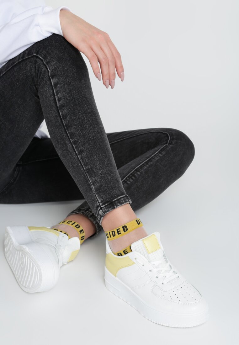 Білі Снікерси