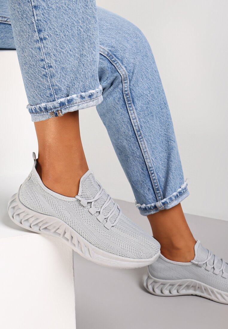 Сірі Кросівки