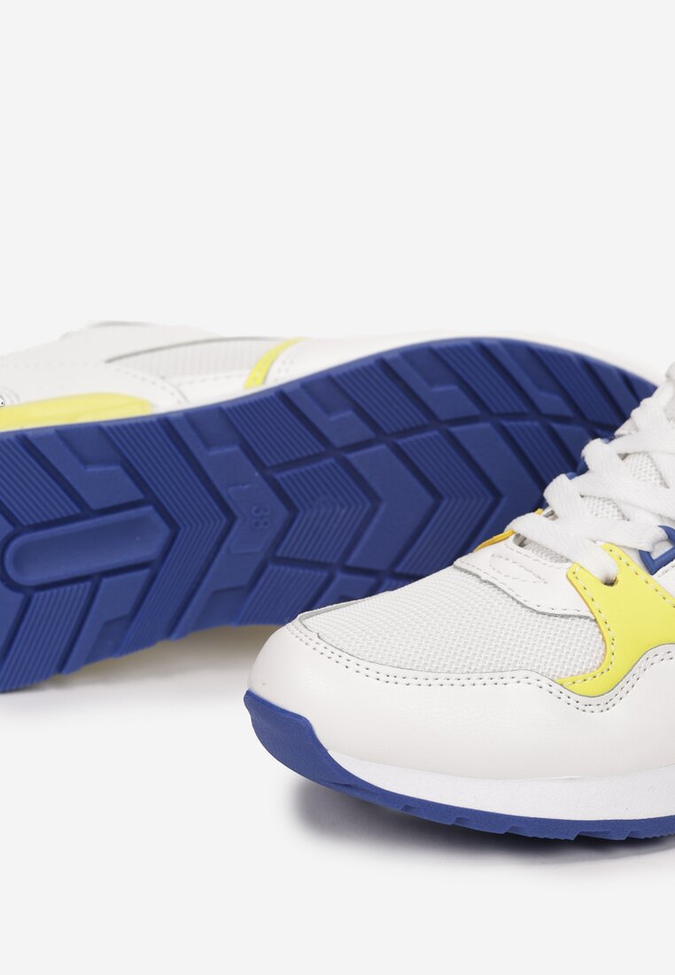 Білі Снікерси