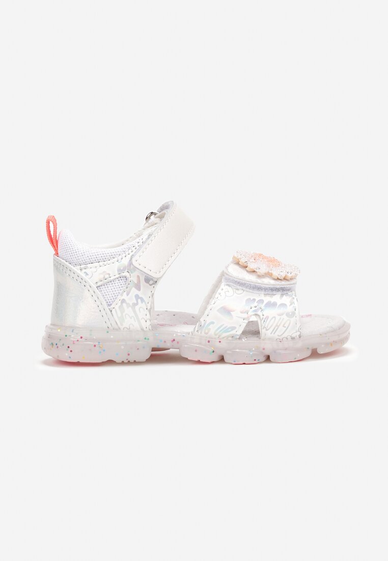 Білі Сандалі