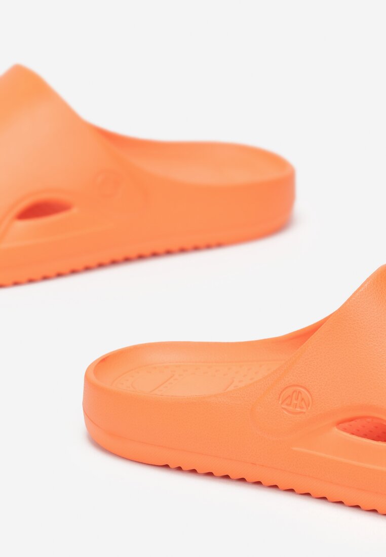 Оранжеві Шльопанці