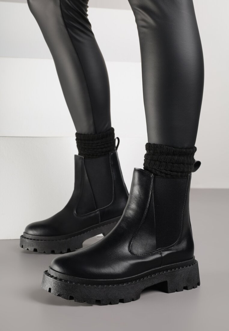 Чорні Черевики