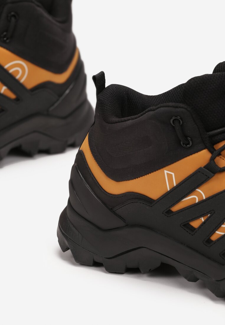 Чорні Черевики