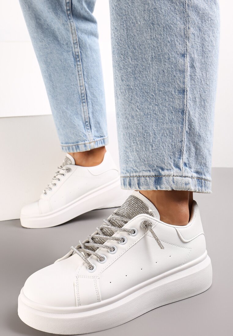 Білі Снікерси