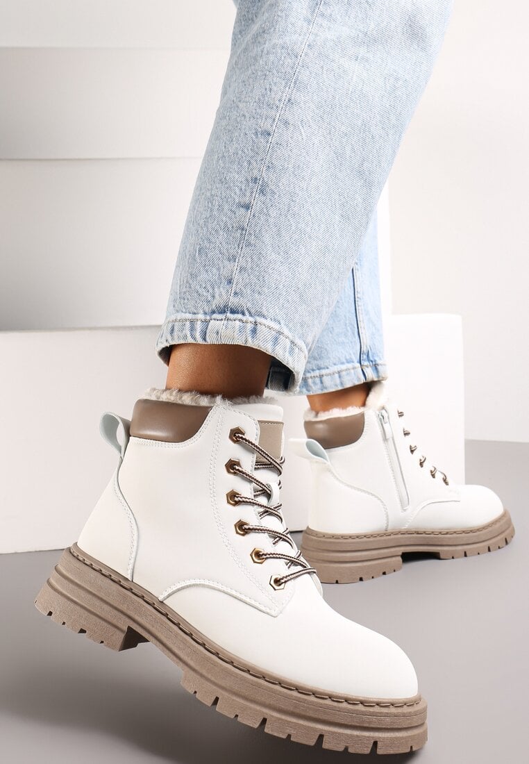 Білі Черевики