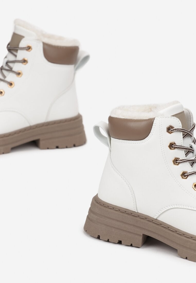 Білі Черевики