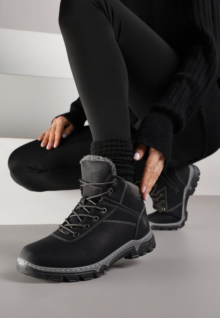 Чорні Черевики