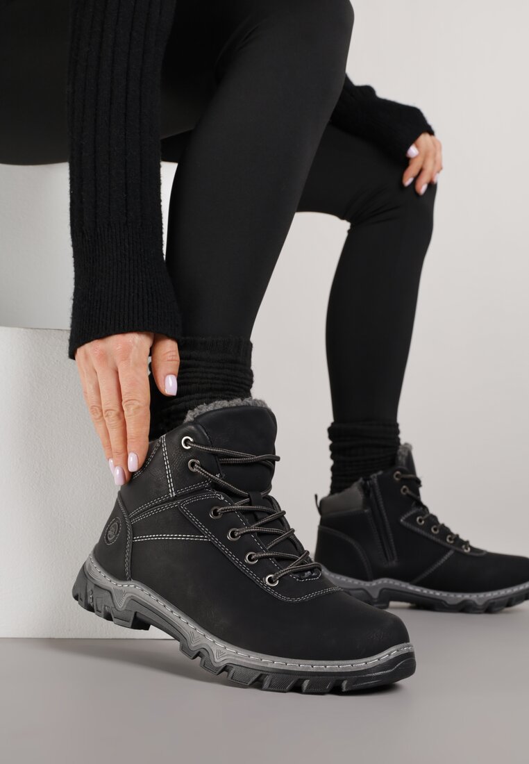 Чорні Черевики