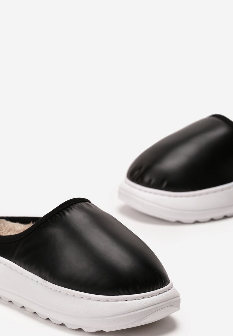 Чорні Тапки