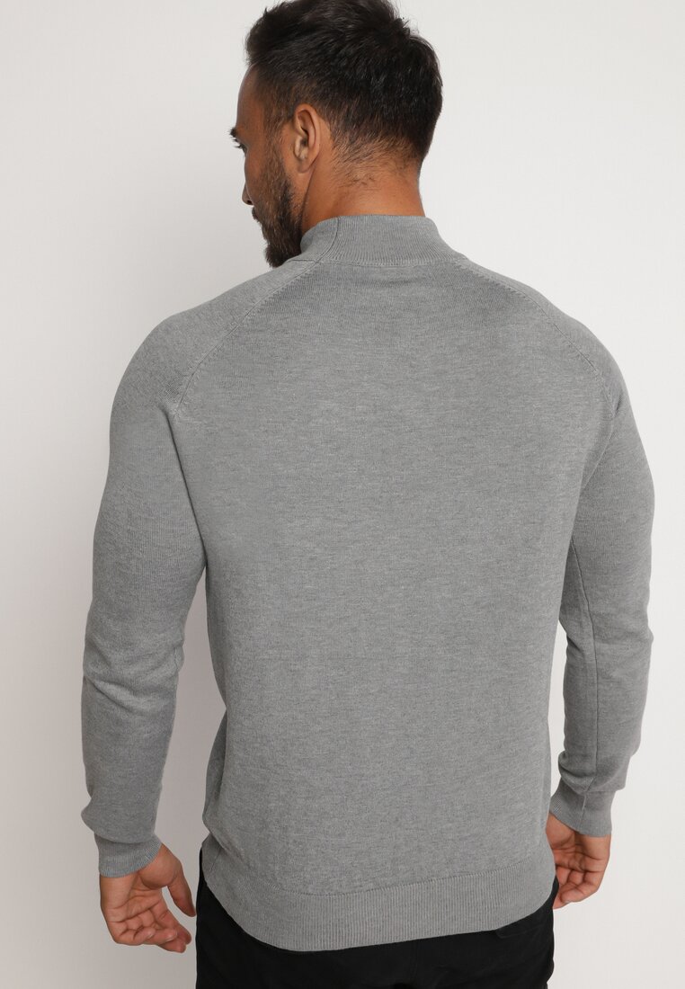 Сірий Светр