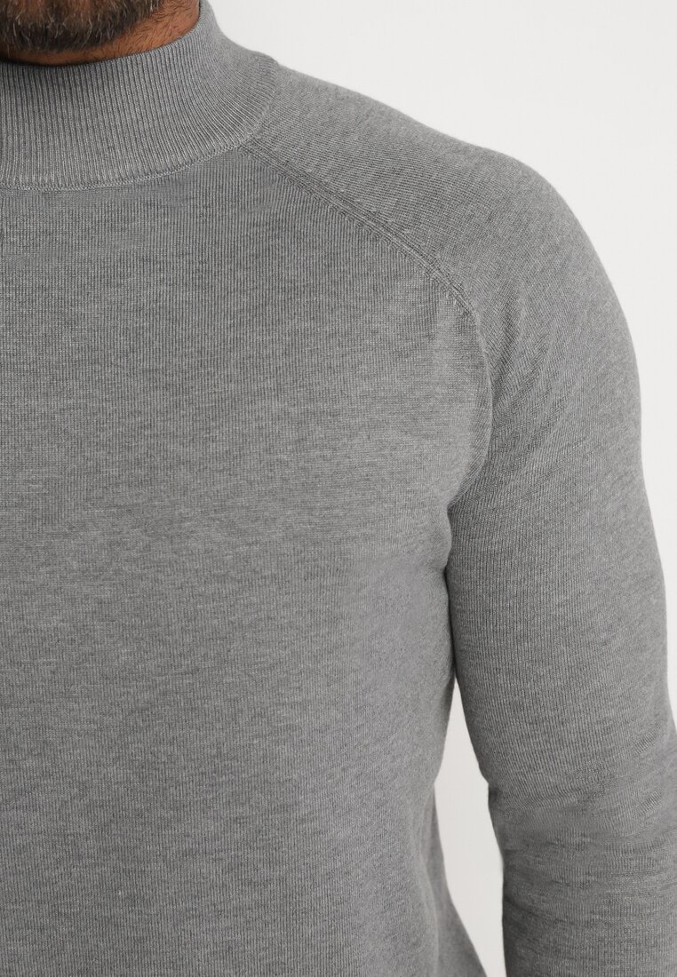 Сірий Светр