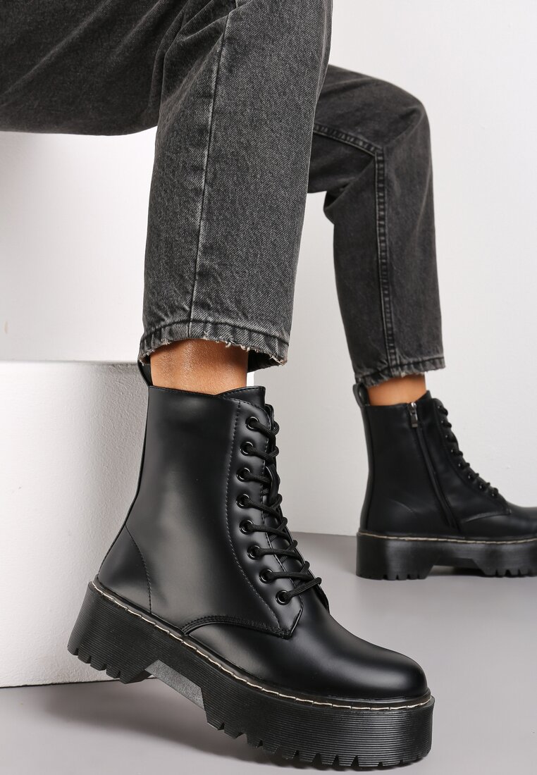 Чорні Черевики