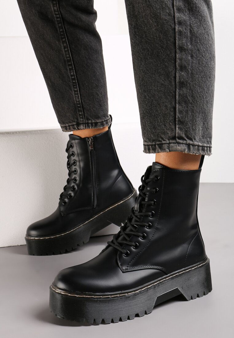 Чорні Черевики