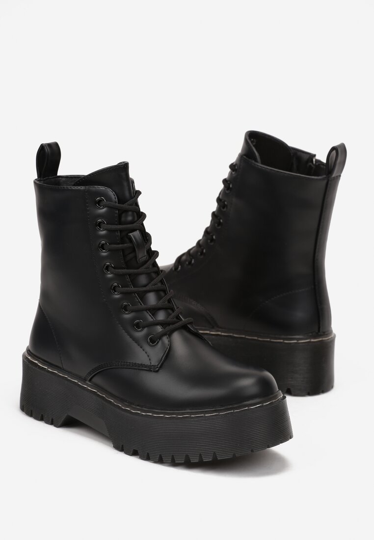 Чорні Черевики