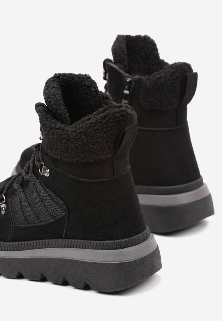 Чорні Черевики