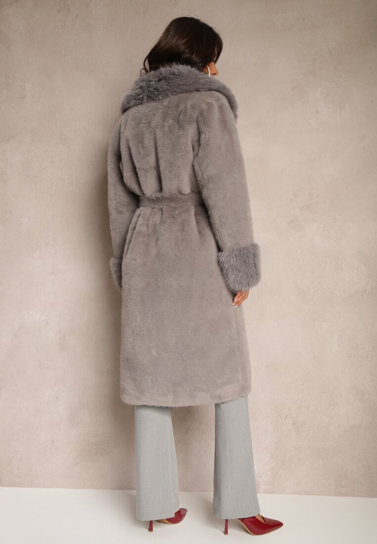 Сіре Пальто