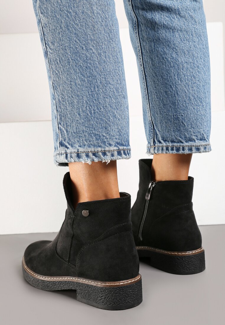 Чорні Черевики