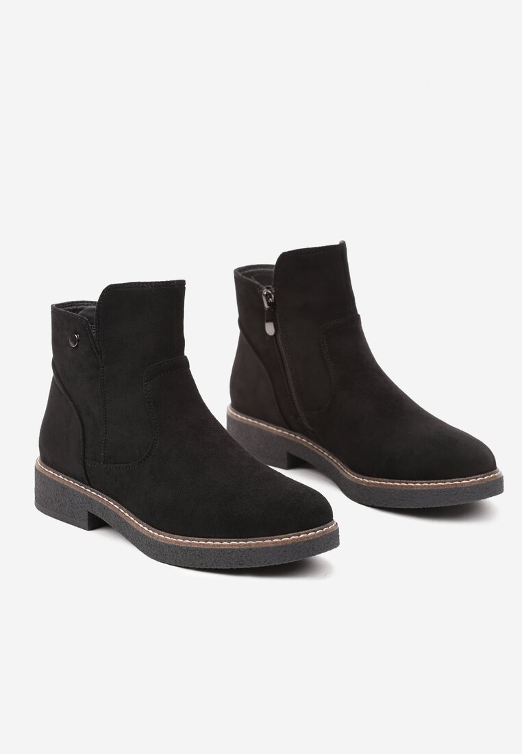 Чорні Черевики