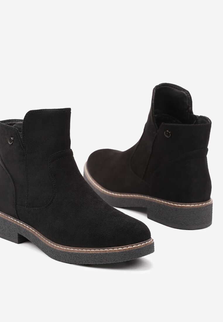 Чорні Черевики