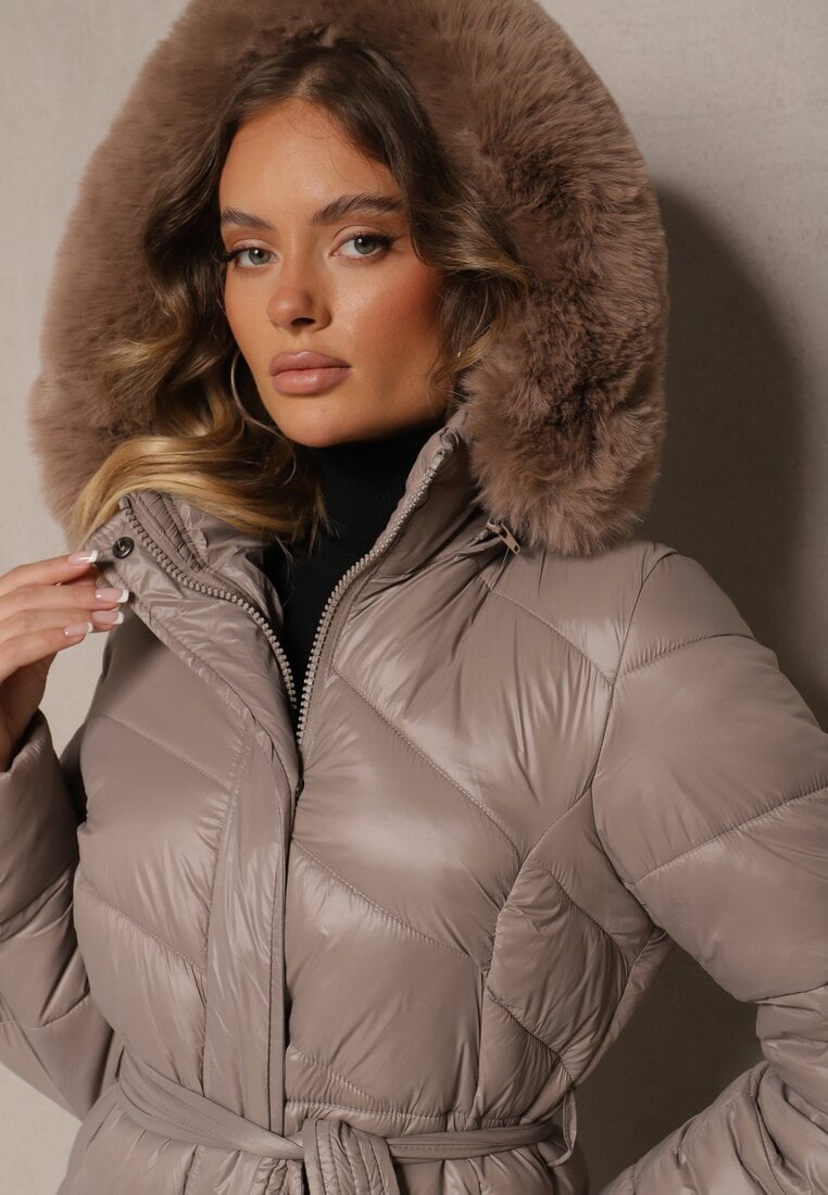 Сіра Куртка