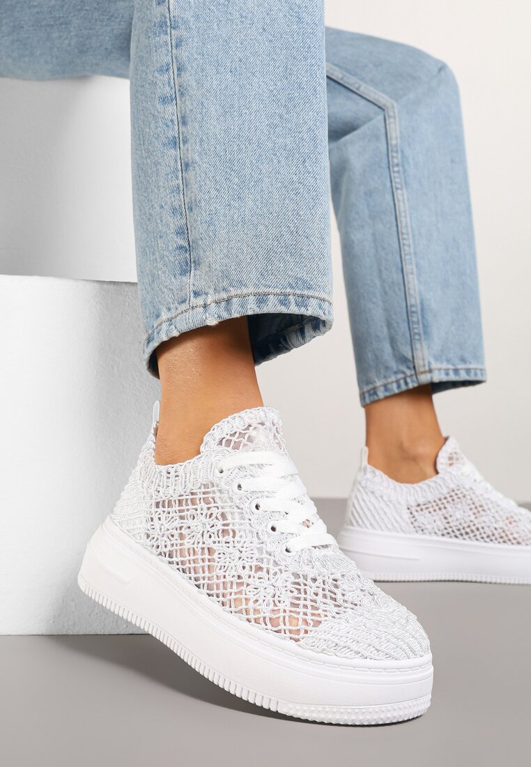 Білі Снікерси