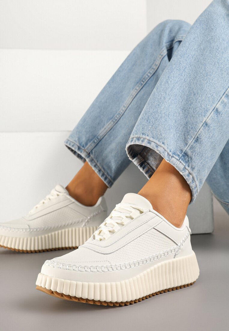 Білі Снікерси