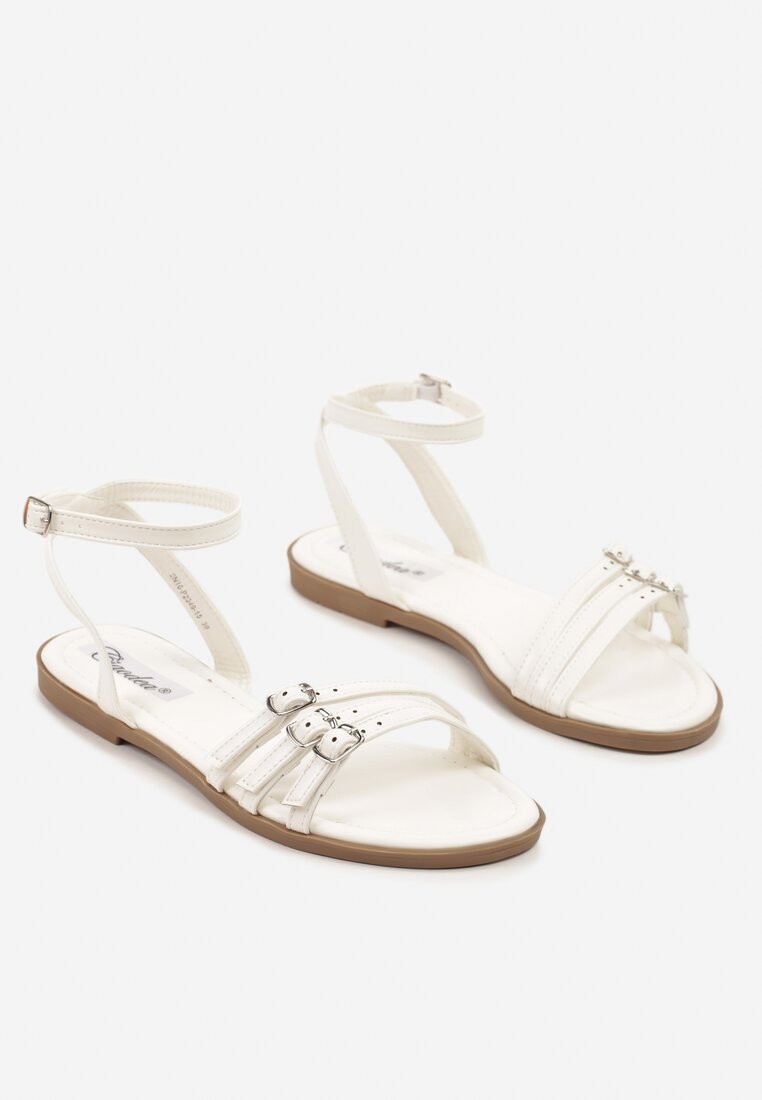 Білі Сандалі