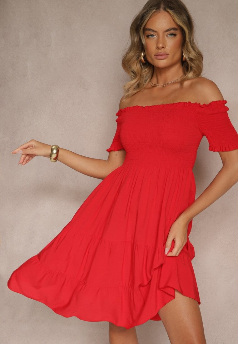 Червона Сукня