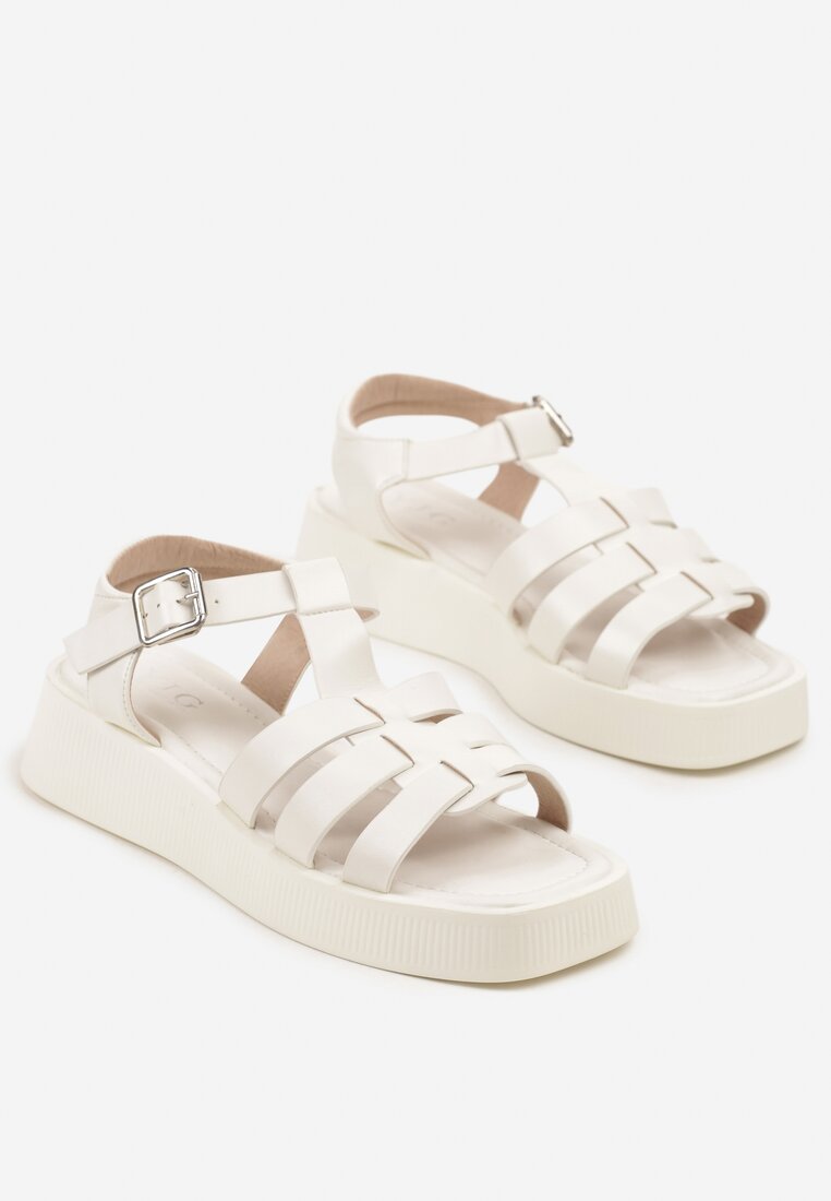 Білі Сандалі