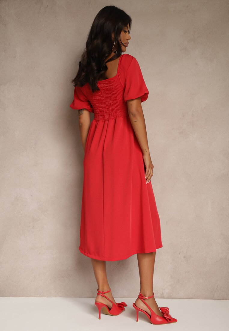 Червона Сукня