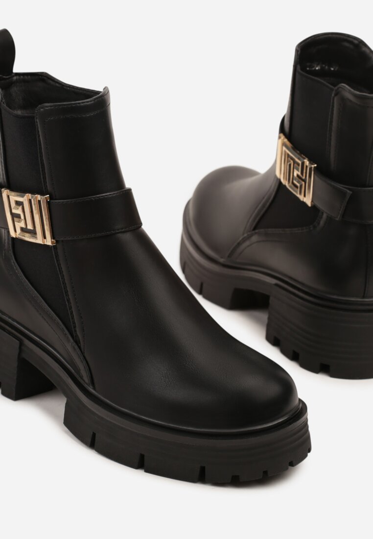 Чорні Черевики