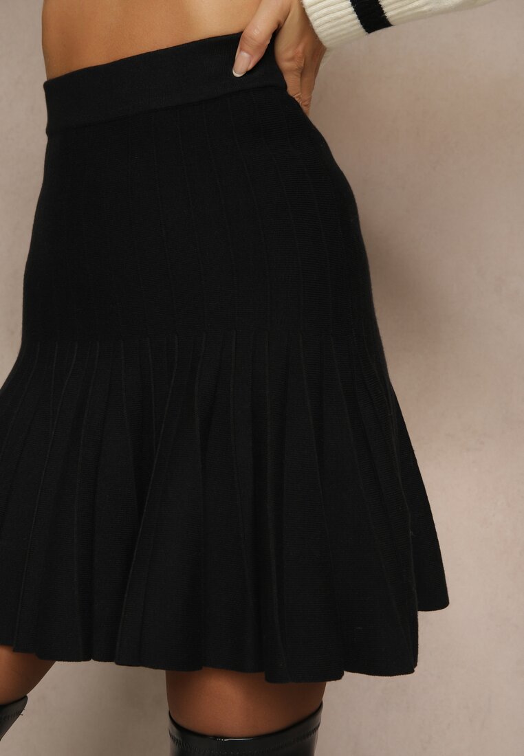 Чорна Спідниця