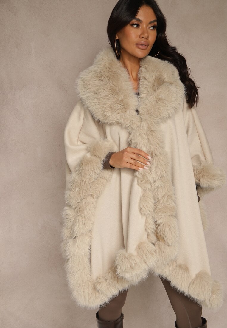 Бежеве Пончо