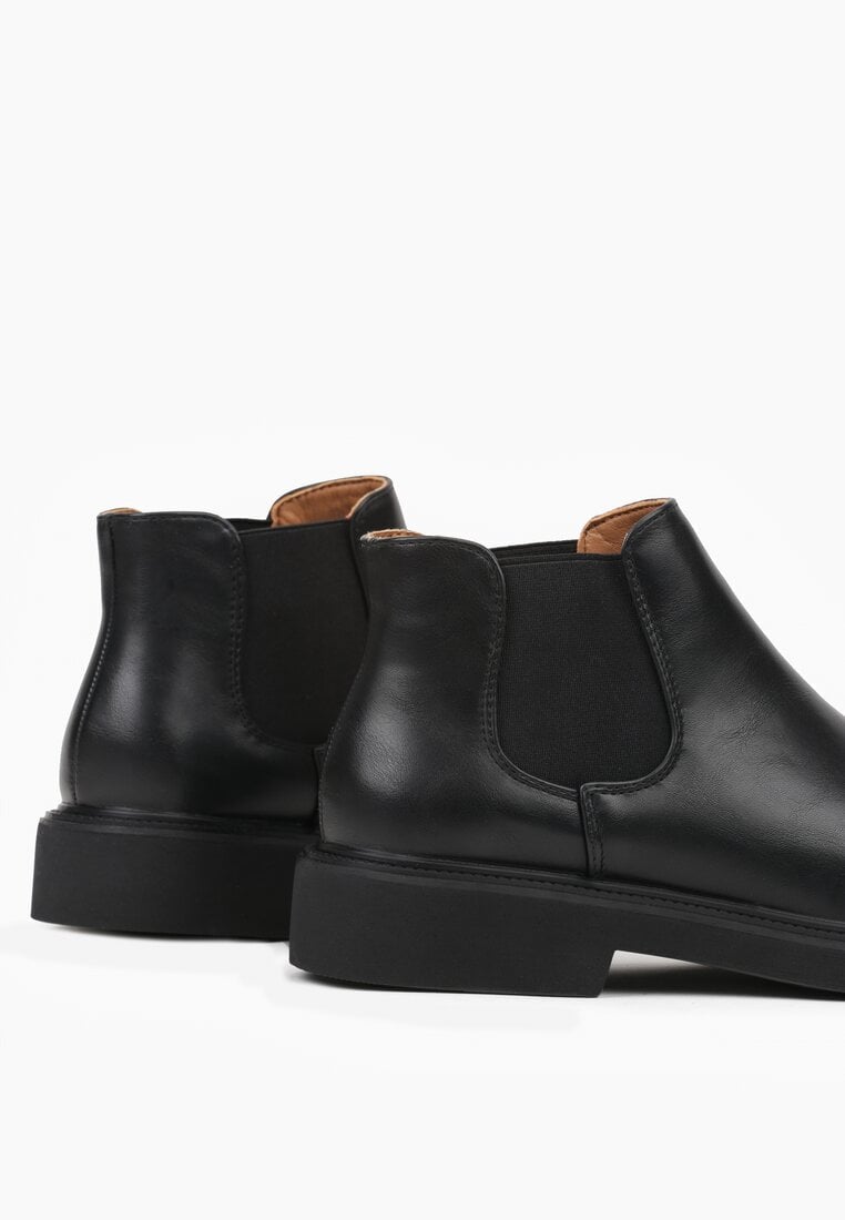 Чорні Черевики